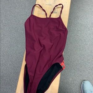 Maroon tie back jolyn